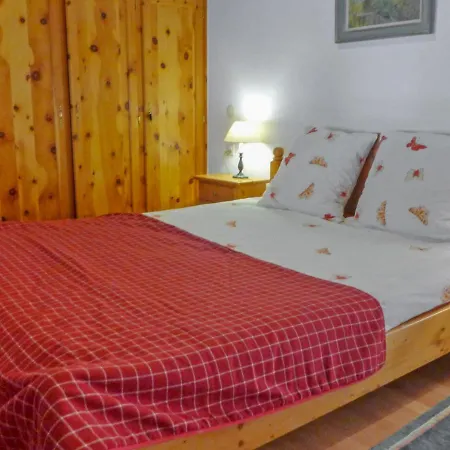 Imperial-10 By Interhome